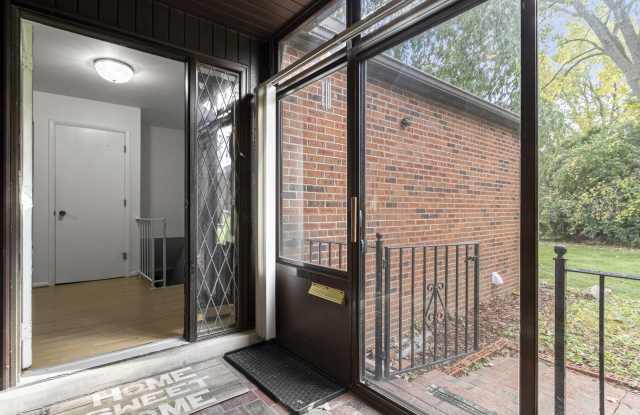 3128 Lindenwood Drive Gallery 4
