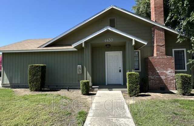 4430 West Cypress Avenue photos photos