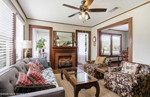 2216 Broadmoor Place Gallery 4