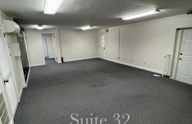 5201 W WOODMILL Drive unit: 32 Lower photos photos