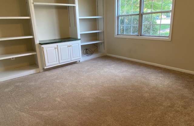 8701 POINT OF WOODS Drive Gallery 3