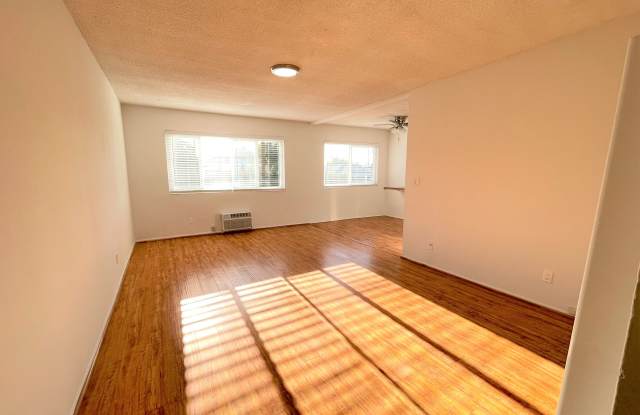 5715 Vineland Avenue Gallery 3