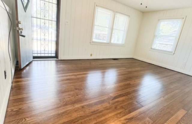 1020 West Ashley Gallery 3