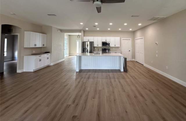 4730 LONDEL Avenue Gallery 2