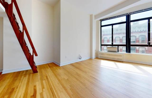 4 Astor Pl Gallery 3