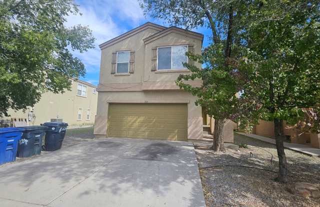 4 Bed 2.5 Bath Gallery 1