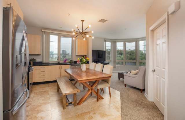 Beautifully Renovated 3Bed/2Bath Corner Unit at Union Square photos photos