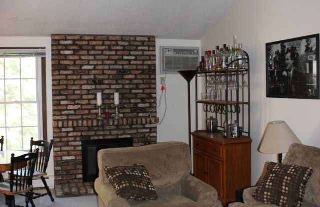 4400 Cedar Lake Road S #6 Gallery 2