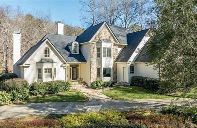 325 Riverhall Court Gallery 1
