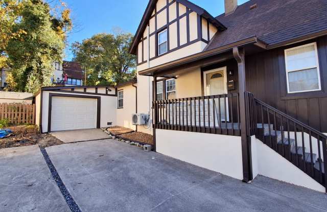 Beautifully Remodeled 3-Bedroom Tudor in Downtown Kingsport! Gallery 4