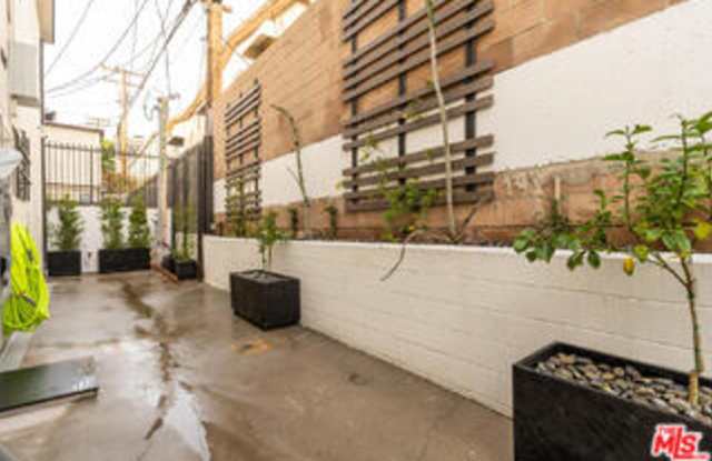 1262 North Sweetzer Avenue Gallery 4