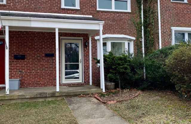 Charming 3 Bedroom/1.5 Bathroom Townhome in Towson, MD! photos photos