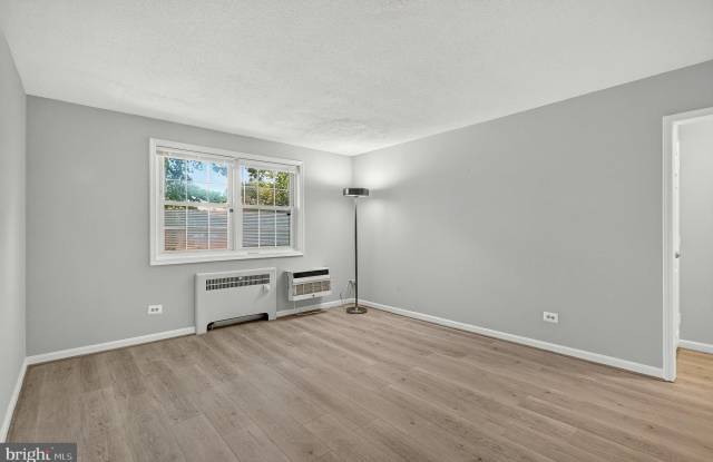 4376 PERSHING Drive N Gallery 4