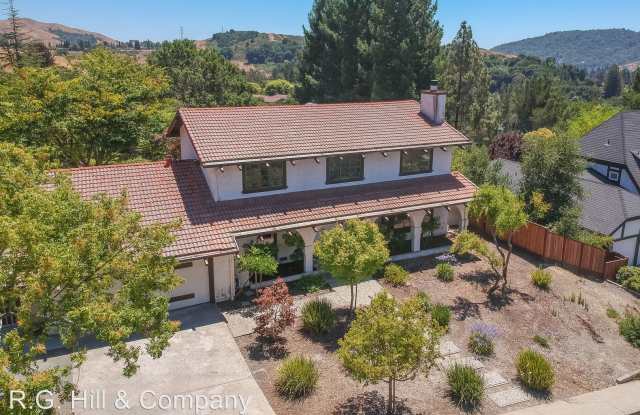 149 Sandringham Dr. South - 149 Sandringham Dr, Moraga, CA 94556