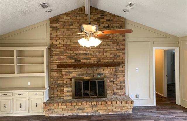 1905 S Lakeshore Drive Gallery 3