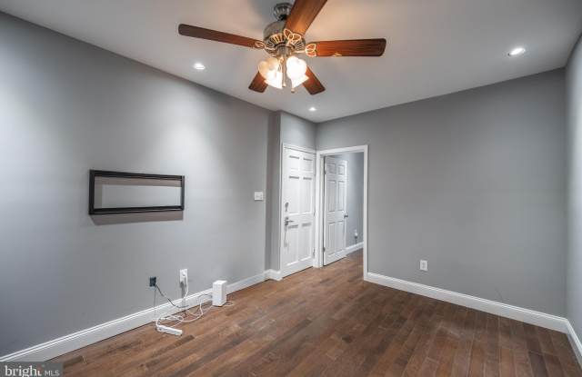 2635 E SOMERSET Street Gallery 3