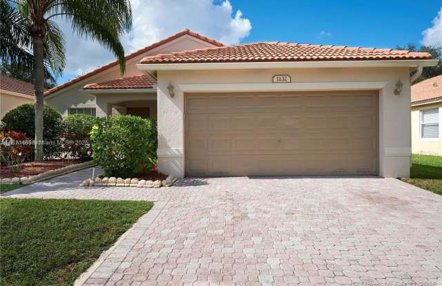 1132 NW 143rd Ave photos photos