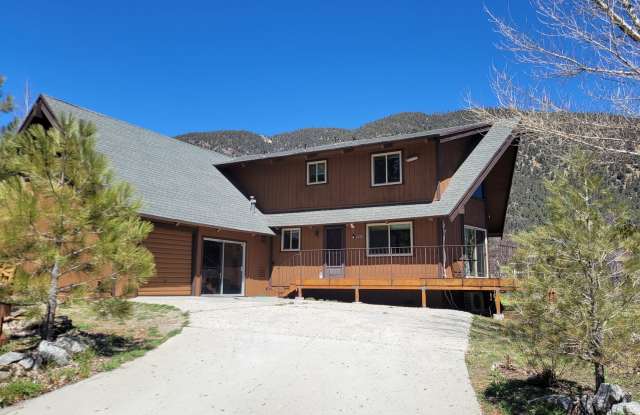 4 Bedroom Mountain Home Close to Town! photos photos