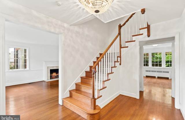 4530 DEXTER Street NW Gallery 2