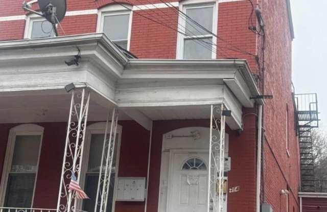 212 N 7Th St photos photos