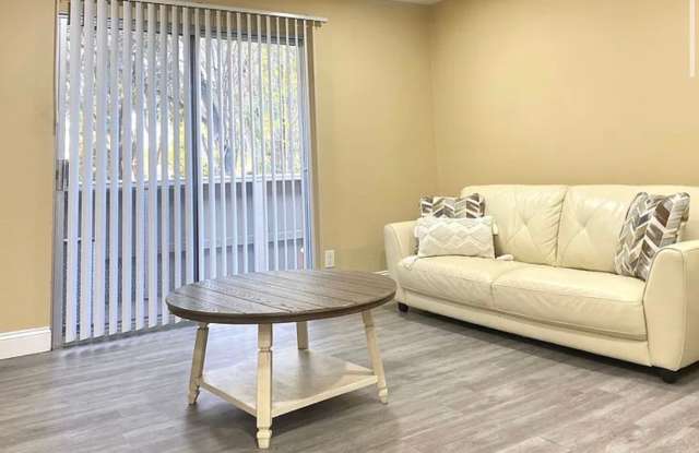 Updated 2-Bedroom Condo in Fremont’s Baywood Villas Gallery 3