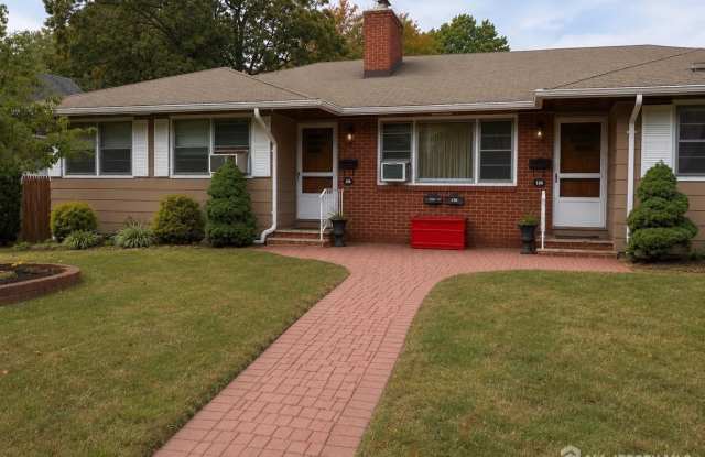 1818 W 4th Street W photos photos