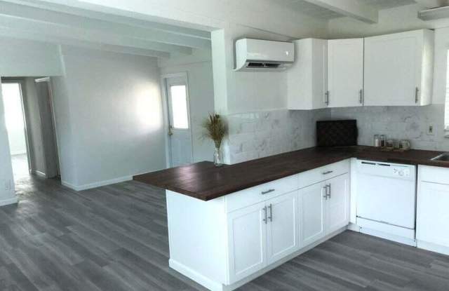 5280 Steiner Road Gallery 2