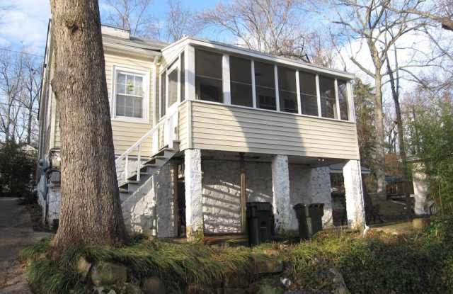 38 Davie Circle Gallery 2
