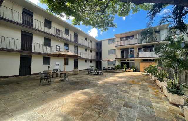 Ideal for students or faculty - 1 Bed 1 Bath across UH at University Court - Utilities Included. photos photos