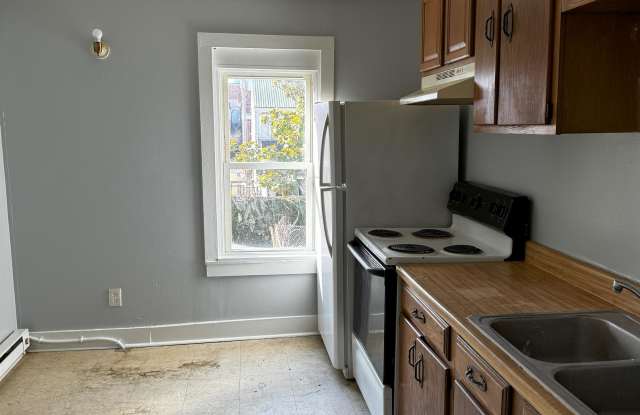 204 E. Martin Street - 3 Gallery 4