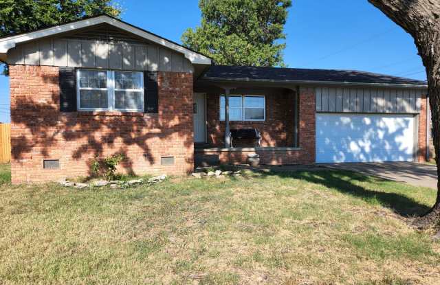 Cute Ranch-Style Home On Oversized Corner Lot! photos photos
