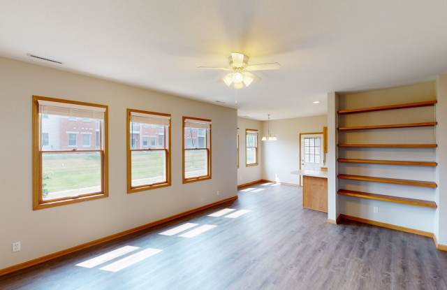 2805 Heathrow Drive Gallery 3