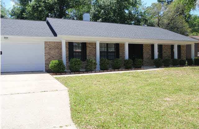 7382 BAYWOODS LN - 7382 Baywoods Lane, Ferry Pass, FL 32504