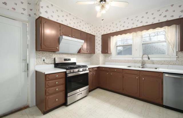 1016 Washington Ave - 1 photos photos