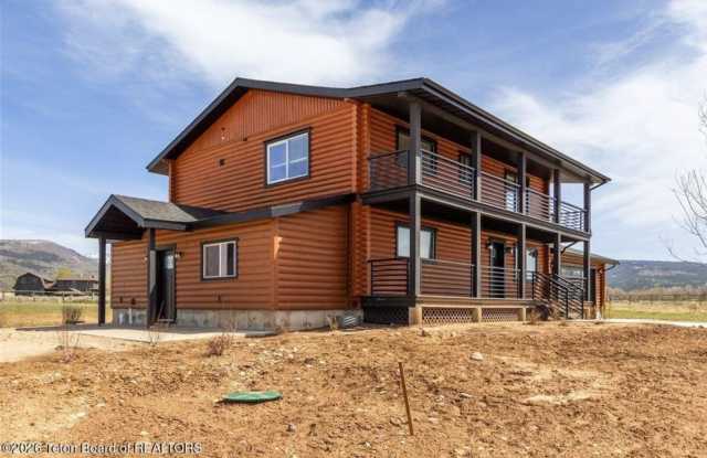 Charming 2BR Duplex in Driggs Gallery 1