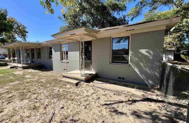 202 N Henry St. photos photos