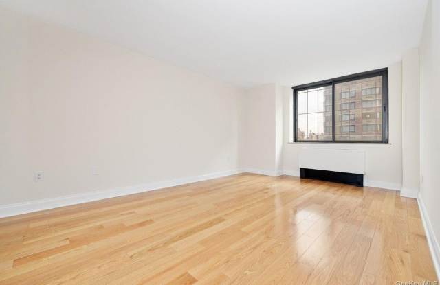 280 PARK Avenue S Gallery 4