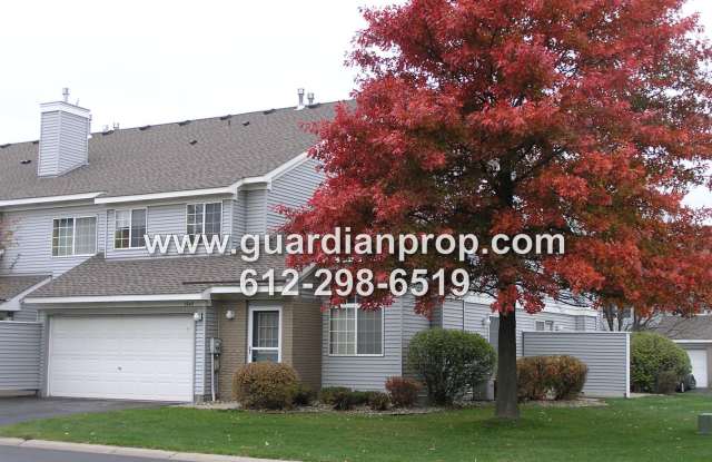 End Unit Townhouse Available May 1st, Vaulted Ceilings, Loft Area, Patio w/Yard Space, 2 Car Garage, Stainless Appliances photos photos