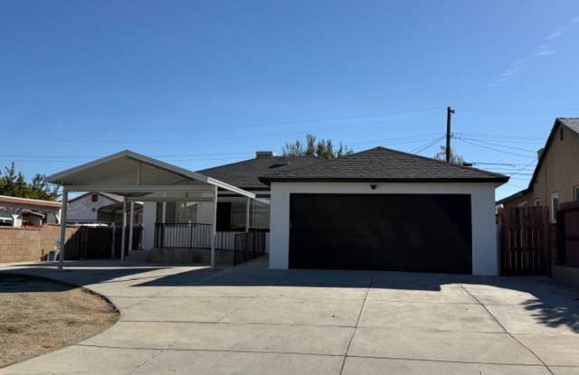 Recently Remodeled 3 Bedroom 2 Bath Home with Covered Patio & 2 Car Garage Gallery 1
