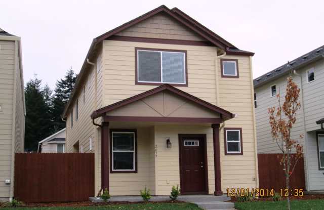 **FIRST MONTH FREE** Beautiful 4 Bed 2.5 Bath Home in Vancouver! Great Location! - 2659 Northeast 87th Avenue, Vancouver, WA 98662
