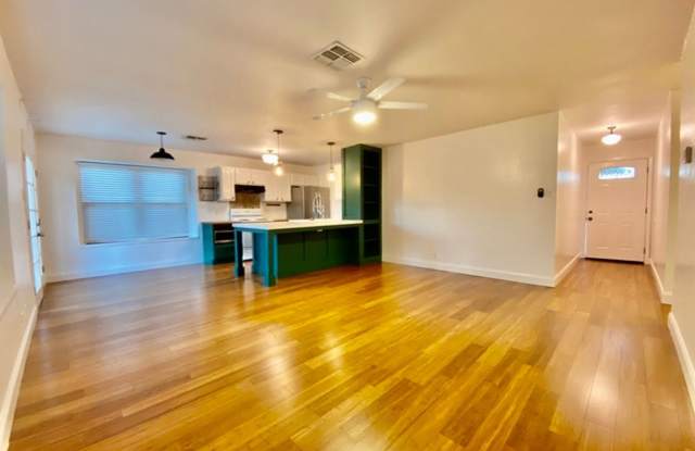 11414 Spring Rain Gallery 3