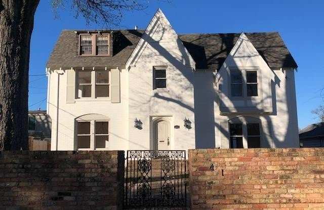 401 W 4th St photos photos