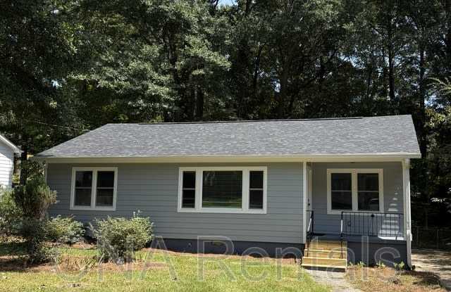 2047 Benson Ave SE photos photos