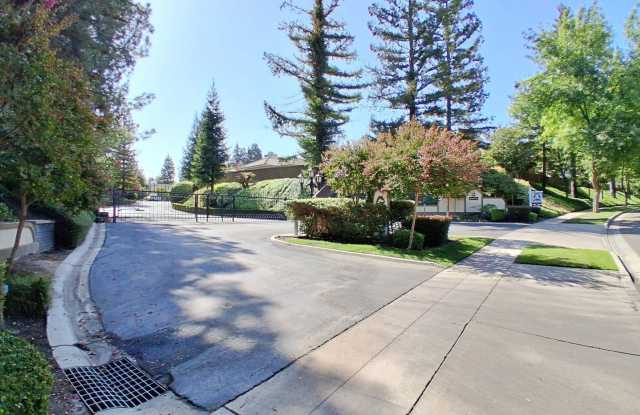 Spacious 4-Bedroom, 3-Bath Home in North Fresno! Gallery 4