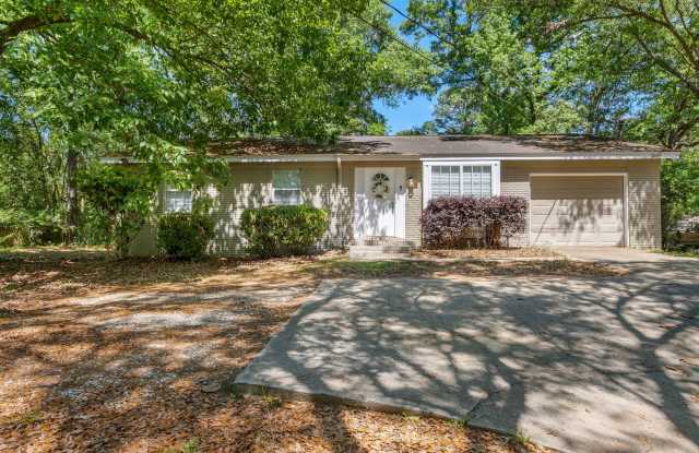 Updated Home Off Old Bainbridge Road photos photos