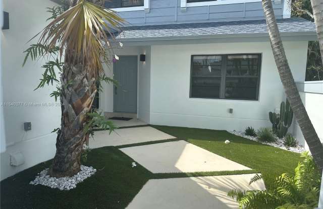 9871 NW 52nd Ln - 9871 Northwest 52nd Lane, Doral, FL 33178