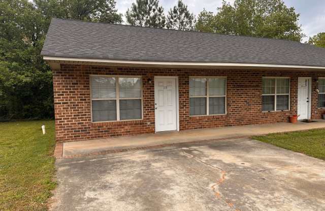 Charming 2-Bedroom Duplex for Lease in Anderson, SC Gallery 1