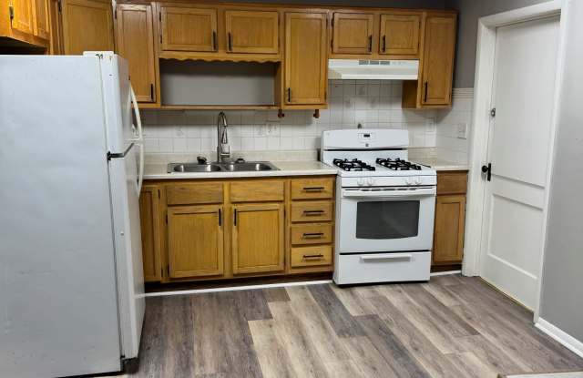 1213 North Main Street - Upper photos photos