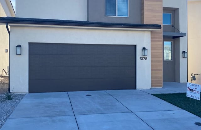 Beautiful Home in Desert Canyon. photos photos