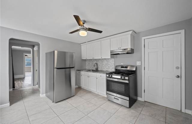 1932 Coltman Road - 4- Up left Gallery 3